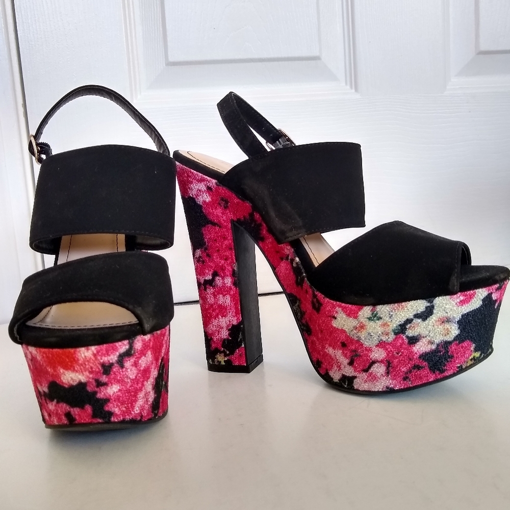 Bamboo black floral platform shoes size 7